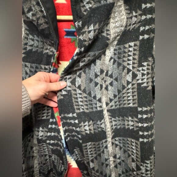 Play Buffalo Reversible Hooded Fleece Jacket – Southwest Aztec Pattern - Picture 8 of 15